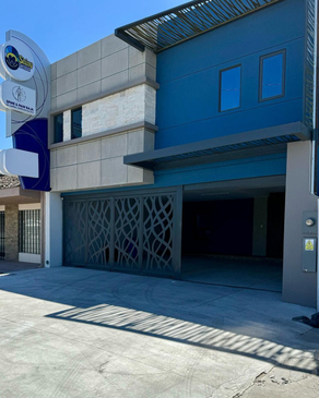 Slider image (7) Shiny Dental